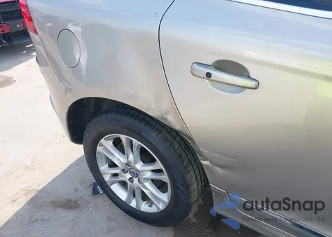 2015 Volvo Xc60 T5 Premier из США, поврежденный, VIN YV440MDK7F2675083